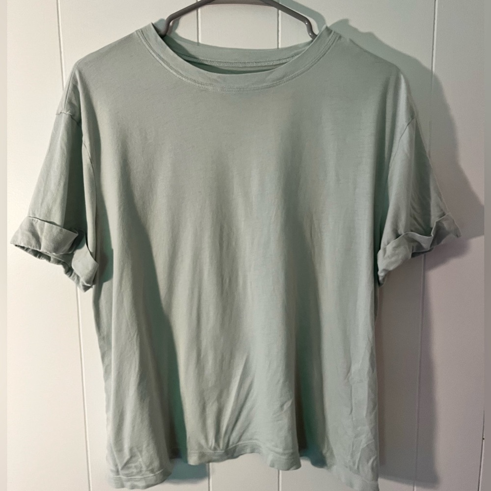 Cropped sleeve tee